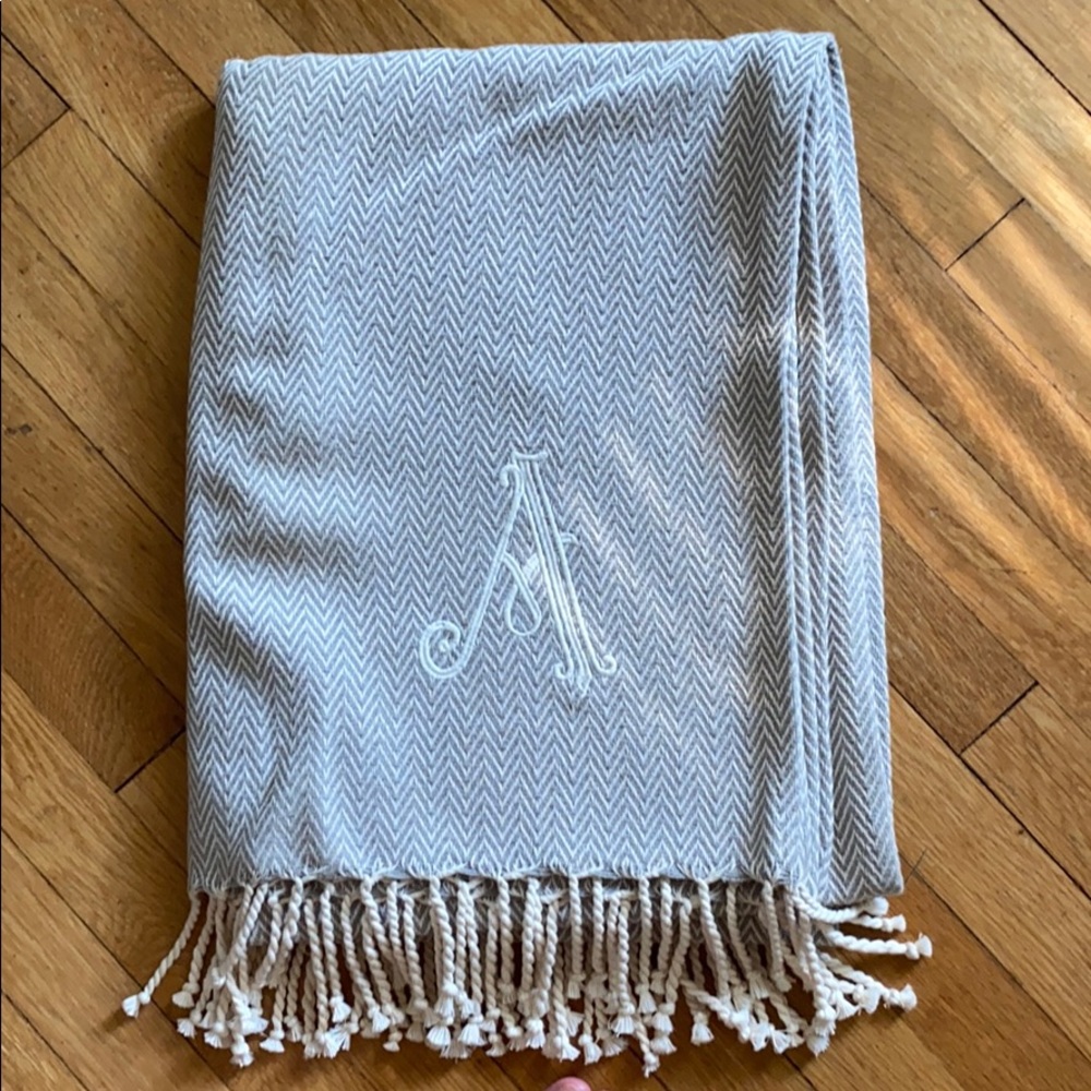 Chevron patterned blanket